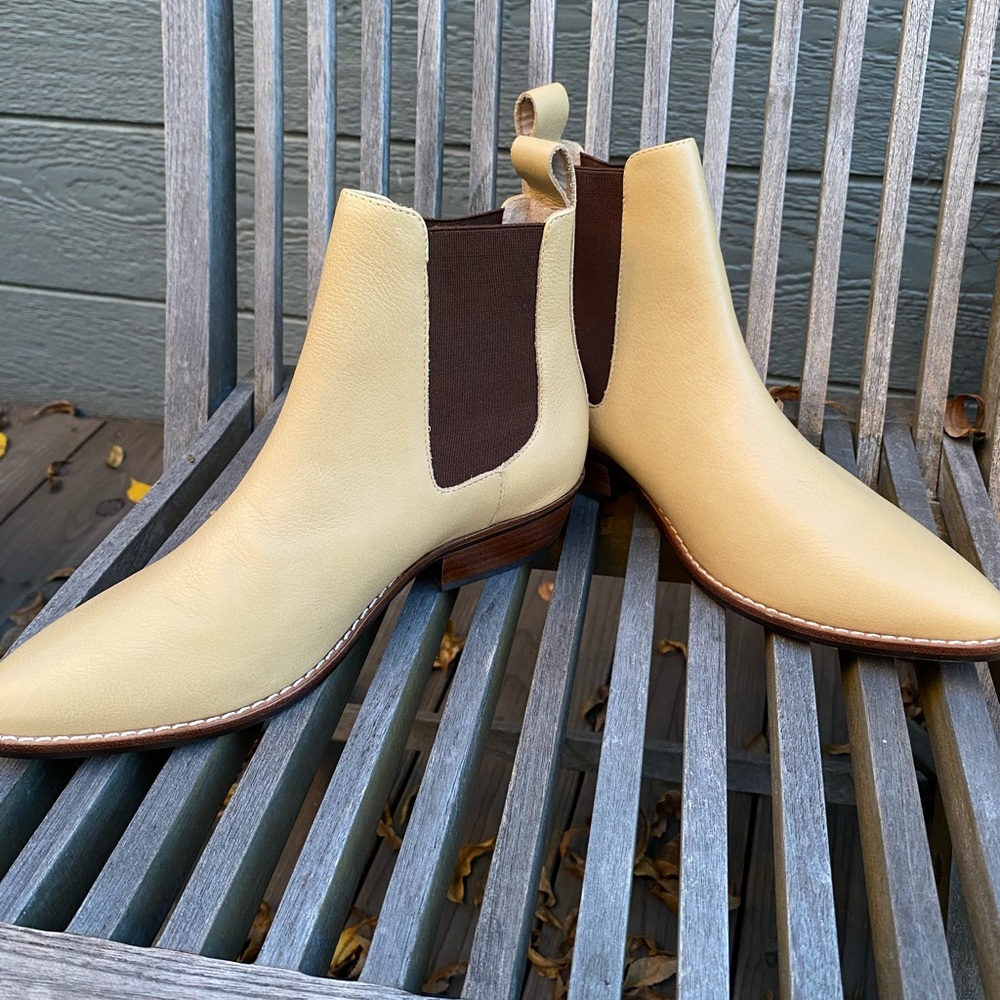 Bird of Flight - nomi boots - size 7